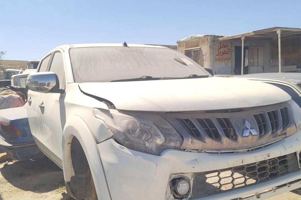 Body  Front clip Mitsubishi L200