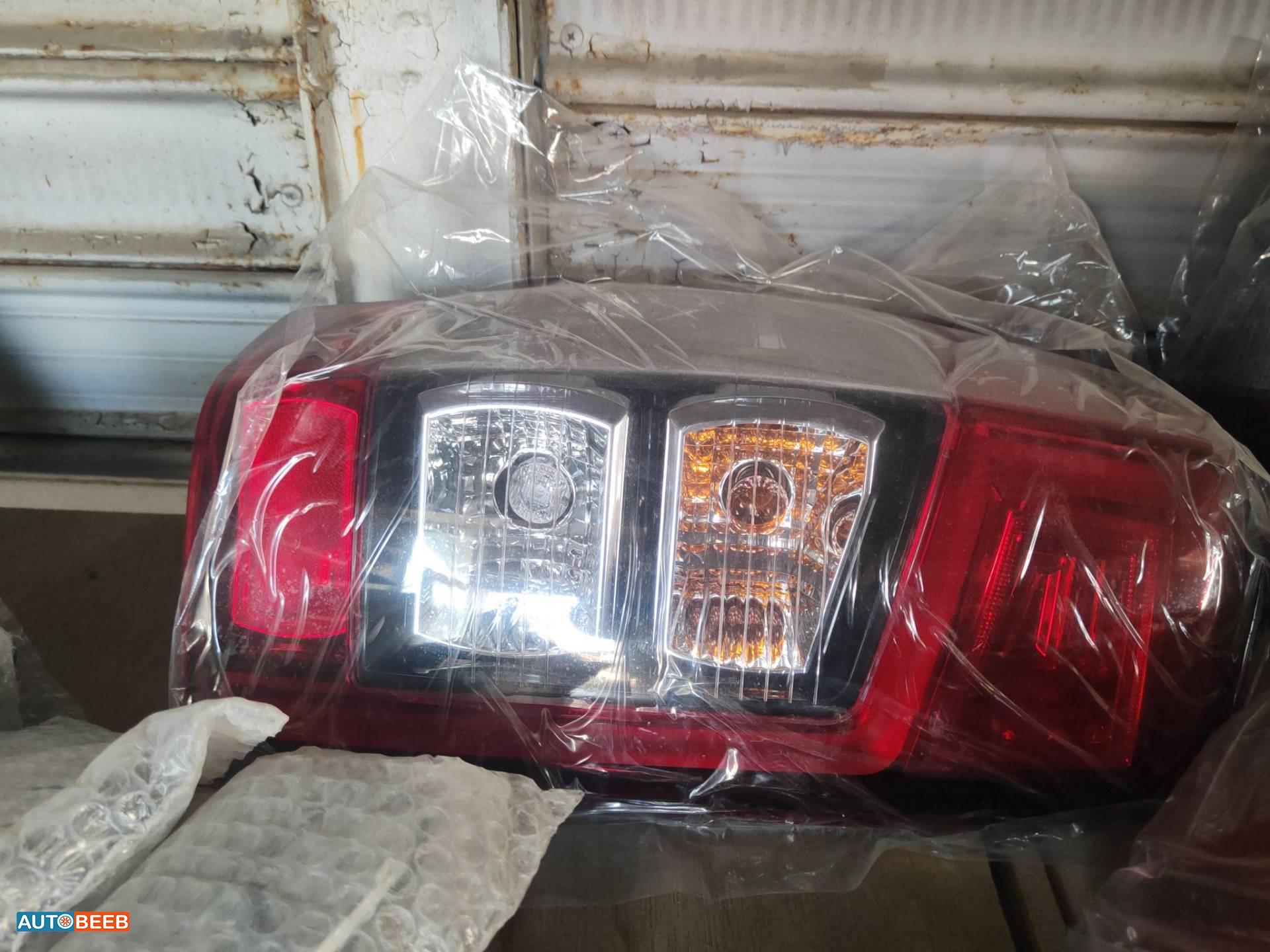 ضوء خلفي يمين شمال ميتسوبيشي l200 2020 2021 2022 2023