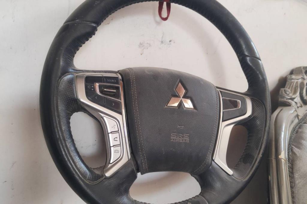 Cabin  Steering Wheel Mitsubishi L200