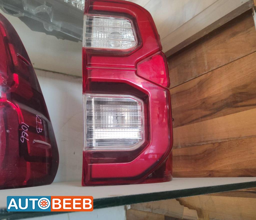 ضوء خلفي يمين شمال تويوتا هايلوكس 2021 2022 2023 2024 2025