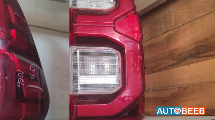 ضوء خلفي يمين شمال تويوتا هايلوكس 2021 2022 2023 2024 2025