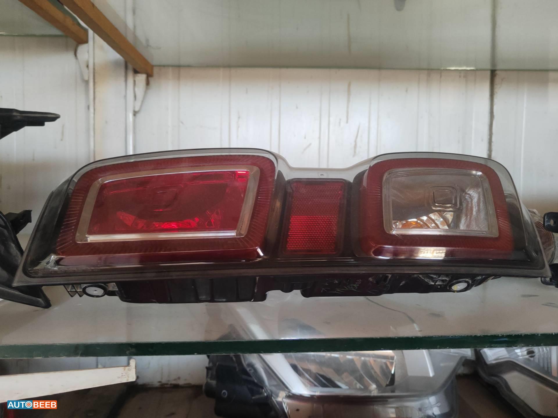 ضوء خلفي يمين شمال ايسوزو دي ماكس 2022 2023 2024 2025