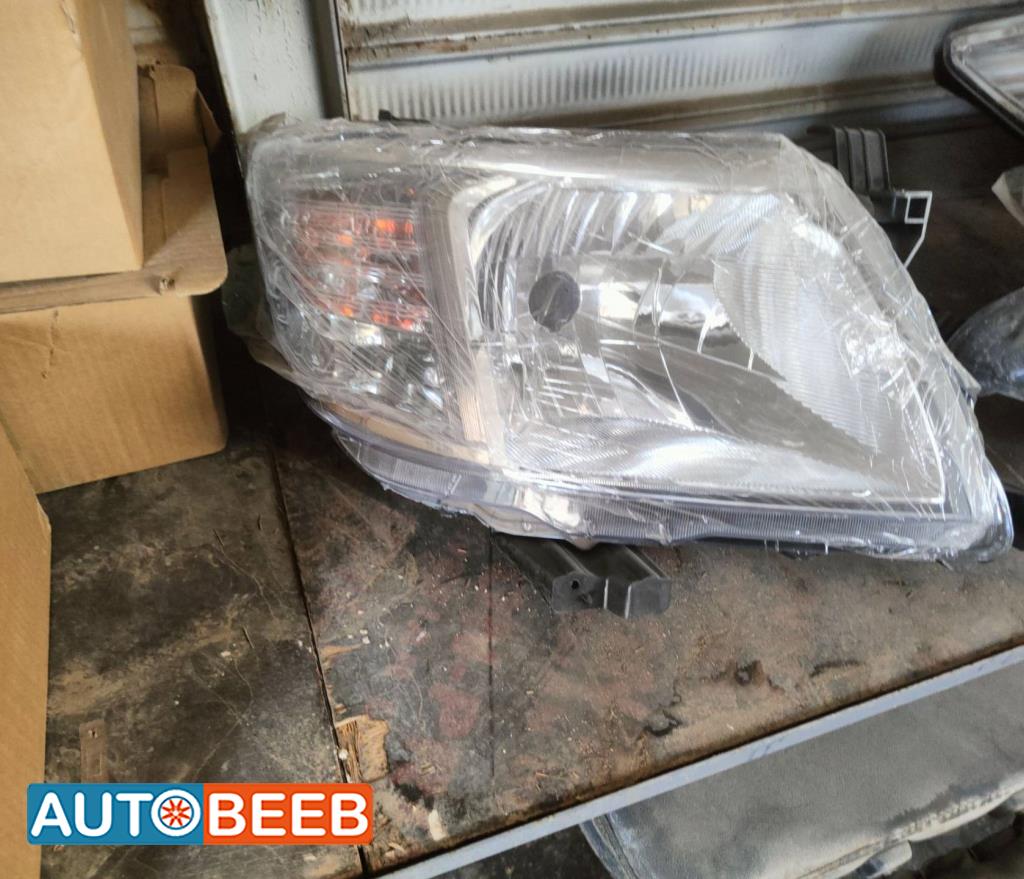 ضوء امامي يمين شمال تويوتا هايلوكس 2012 2013 2014 2015