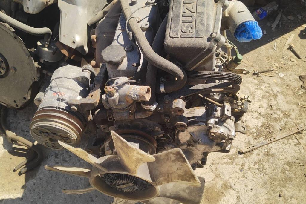 ماتور ايسوزو دي ماكس 2003 2004 2005 2006 2007 2008 2009 2010 2011 2012