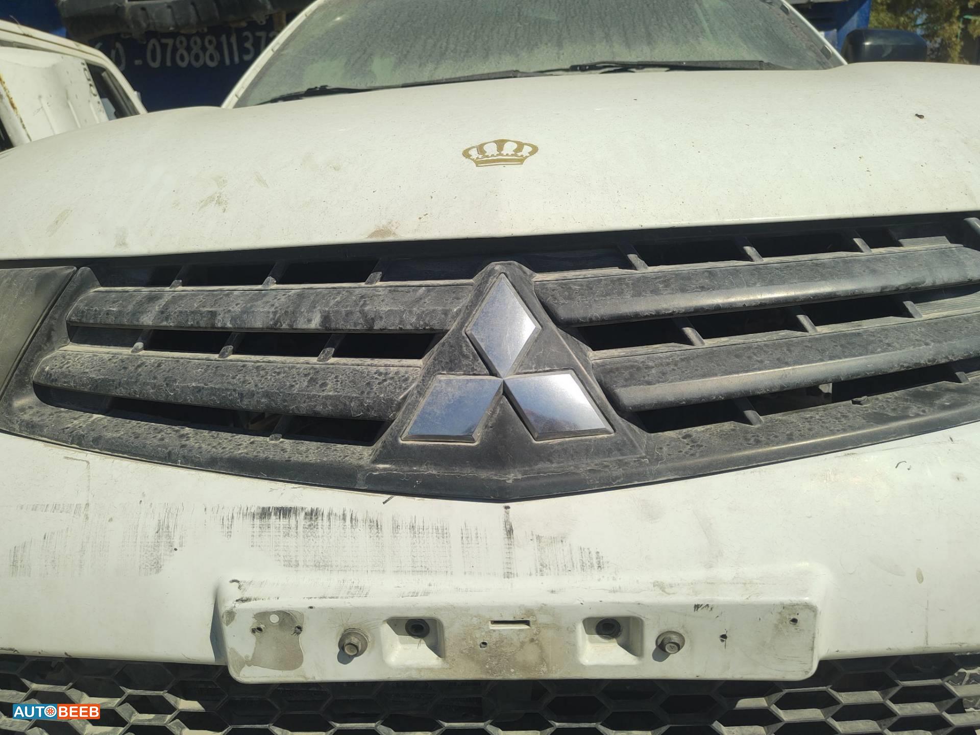 Body  Grilles Mitsubishi L200