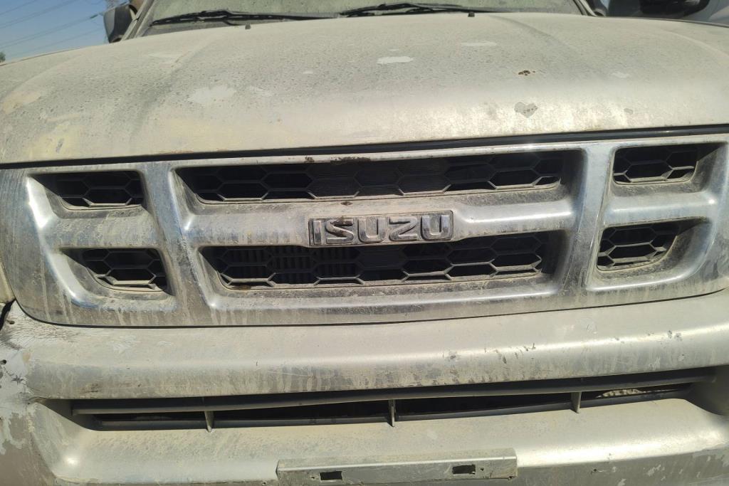 شل امامي ايسوزو دي ماكس 2005 2006 2007