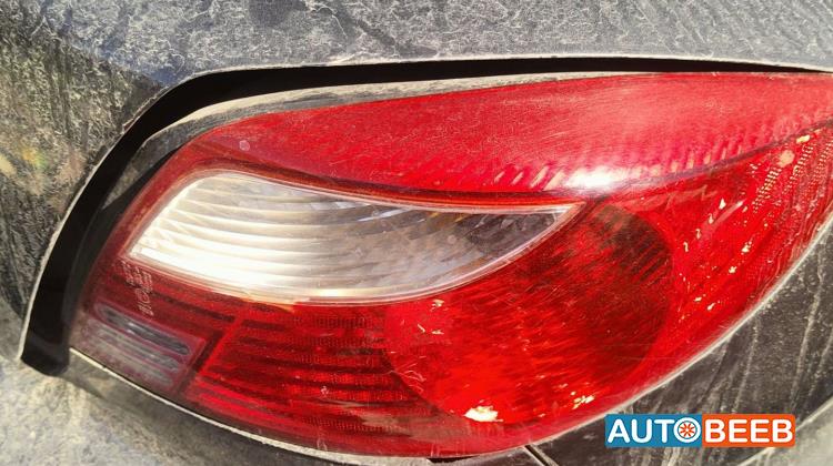 ضوء خلفي يمين كيا ريو 2004 2005