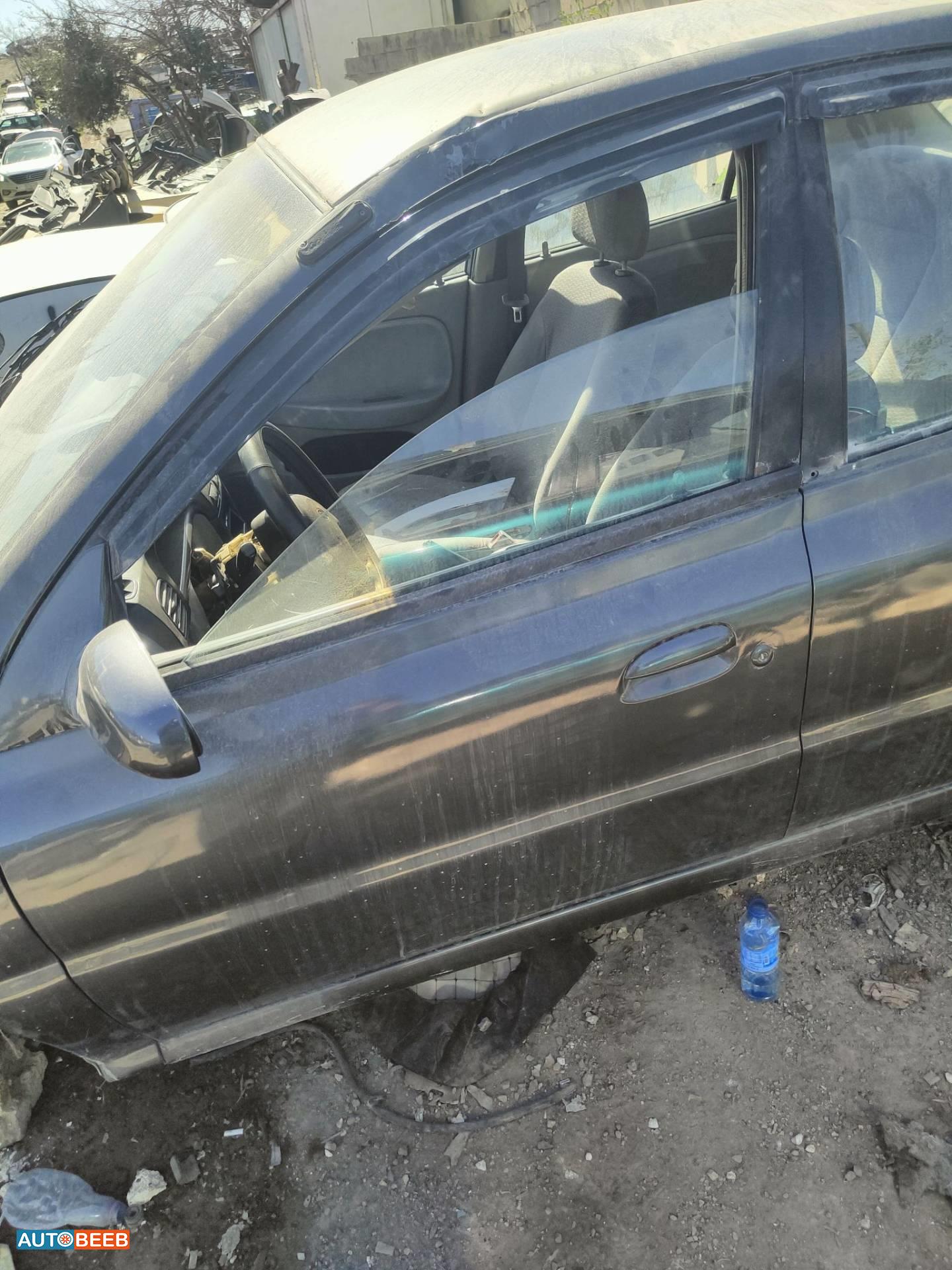 باب امامي يمين شمال كيا ريو 2004 2005