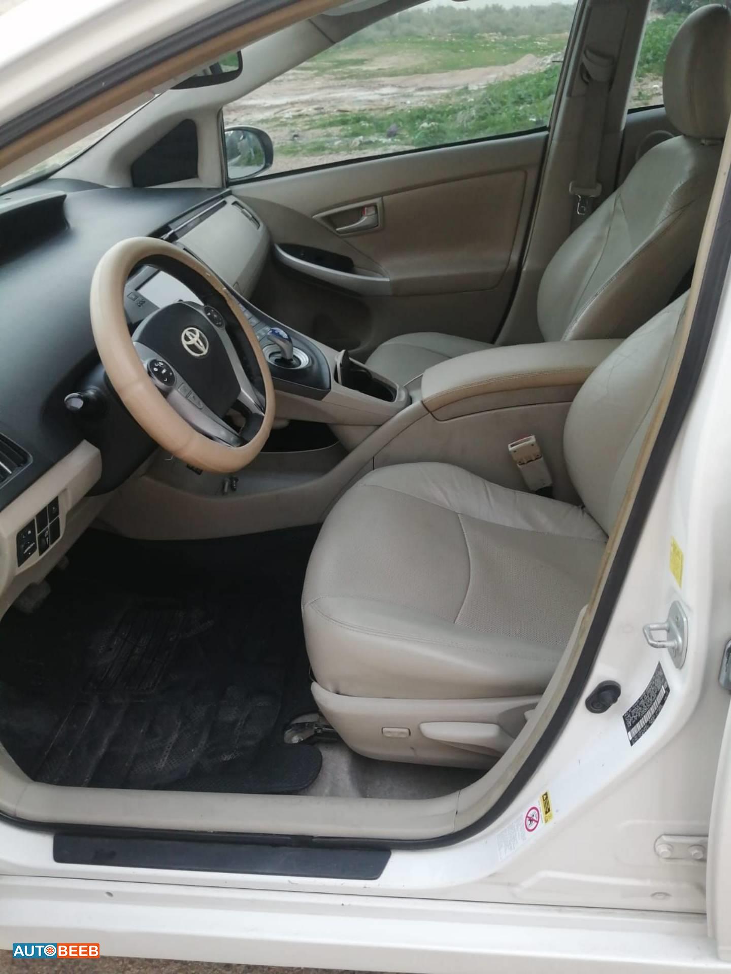 تويوتا بريوس 2010