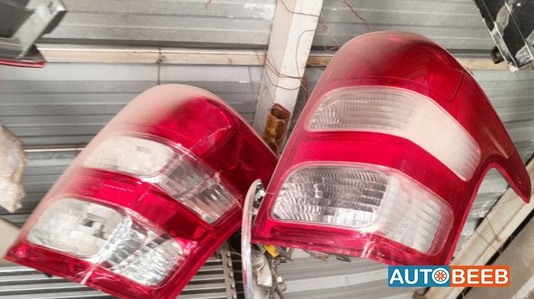 ضوء خلفي يمين شمال ميتسوبيشي l200 2019