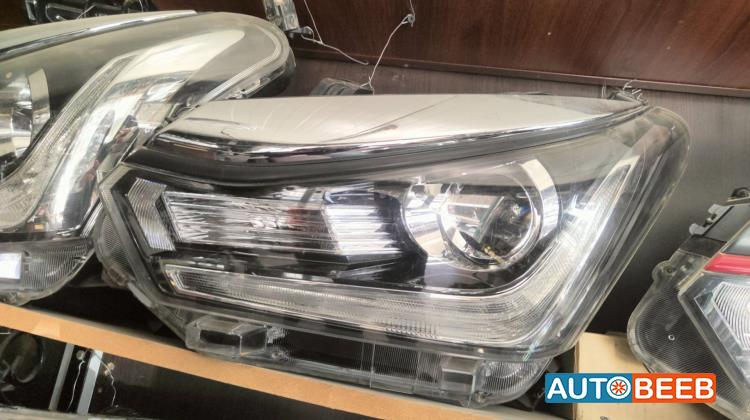 ضوء امامي يمين شمال تويوتا هايلوكس 2018 2019 خليجي