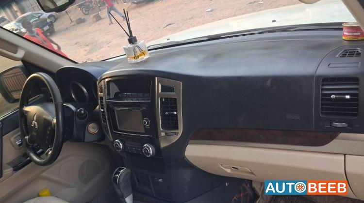 Mitsubishi Pajero 2015