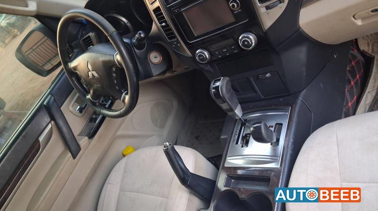 Mitsubishi Pajero 2015