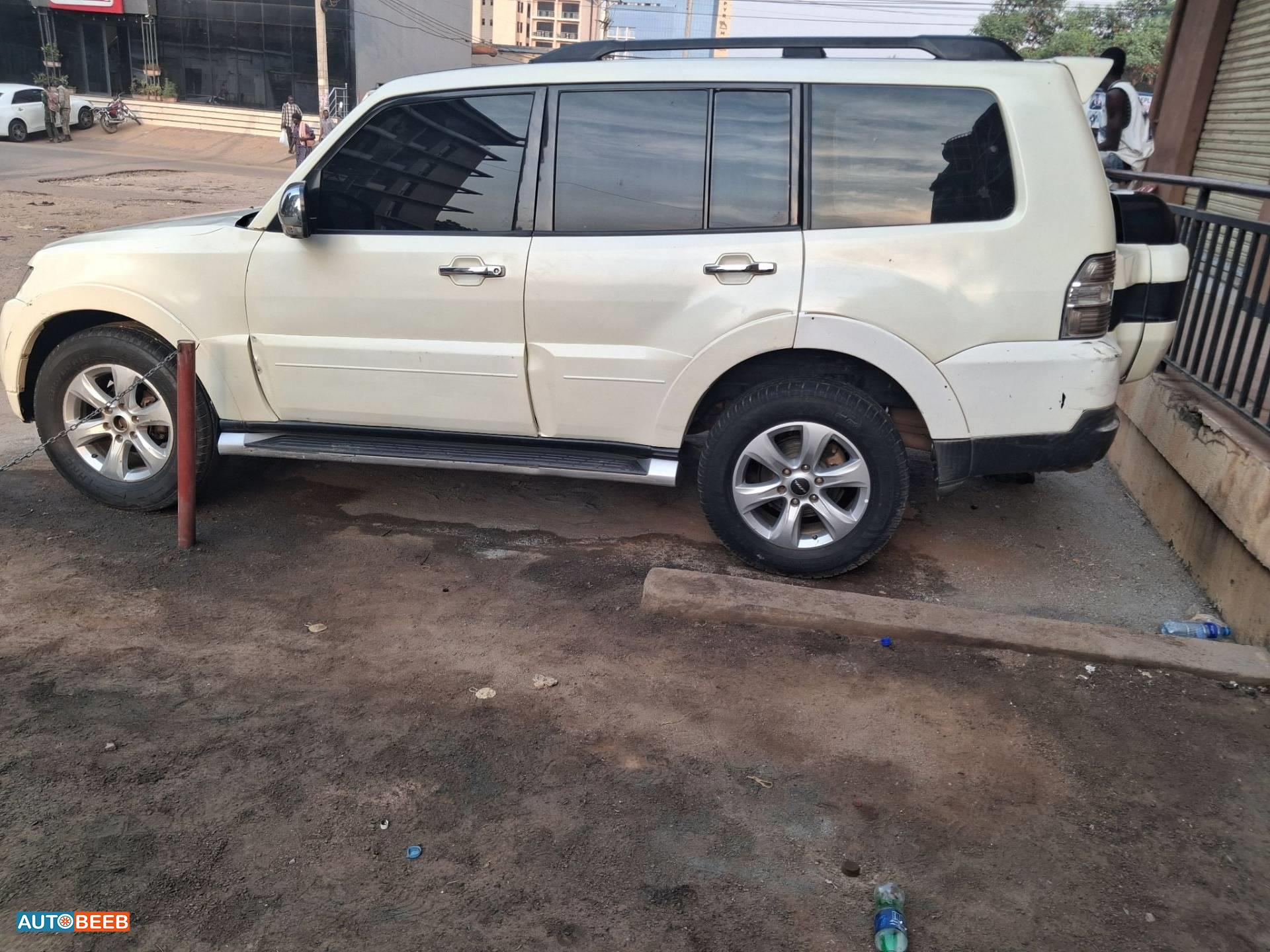 Mitsubishi Pajero 2015