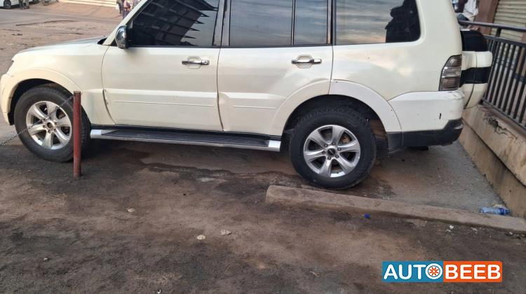 Mitsubishi Pajero 2015