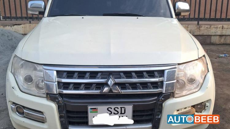 Mitsubishi Pajero 2015