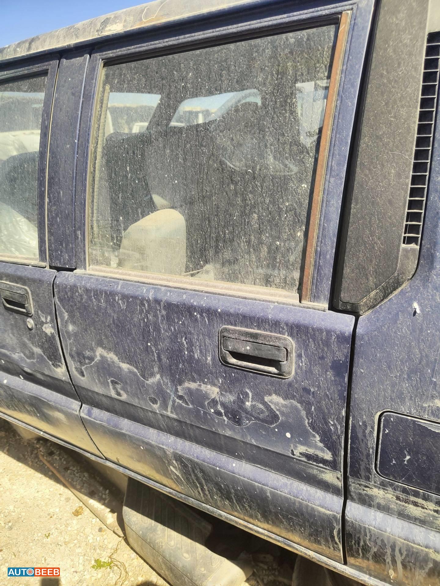 باب خلفي يمين شمال ميتسوبيشي l200 1996 1997