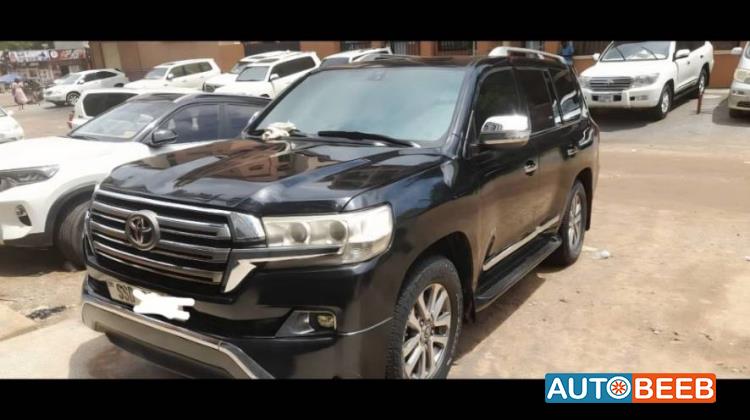 تويوتا لاندكروزر 2015