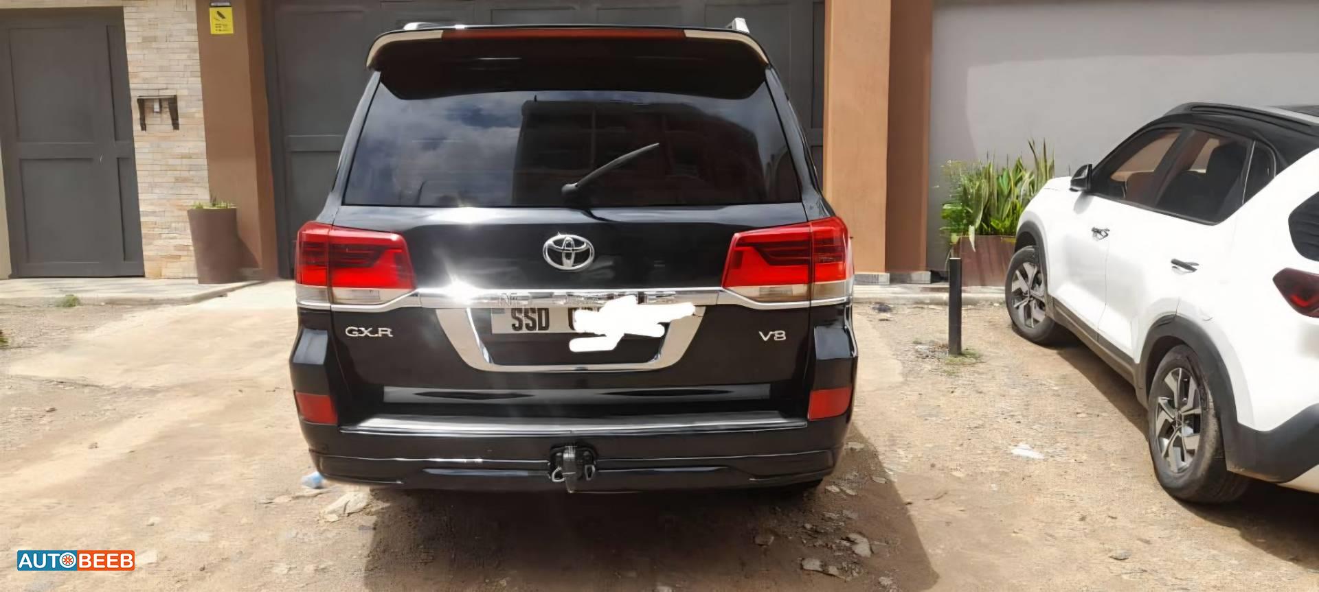 تويوتا لاندكروزر 2015