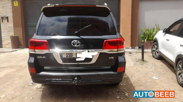 تويوتا لاندكروزر 2015