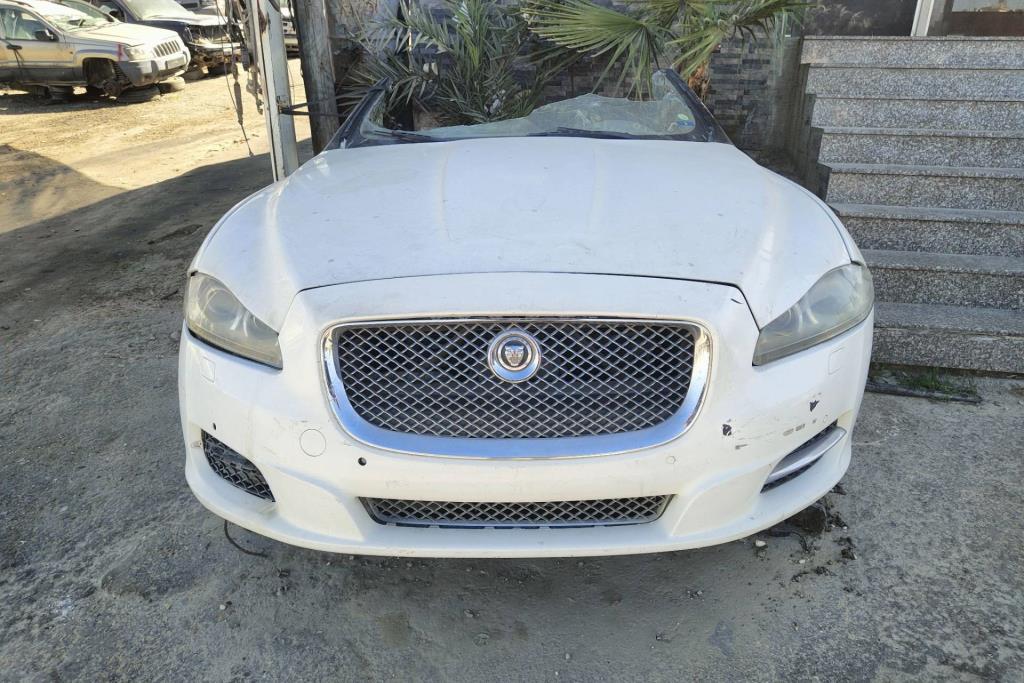 قصة كاملة جاكوار f type 2013