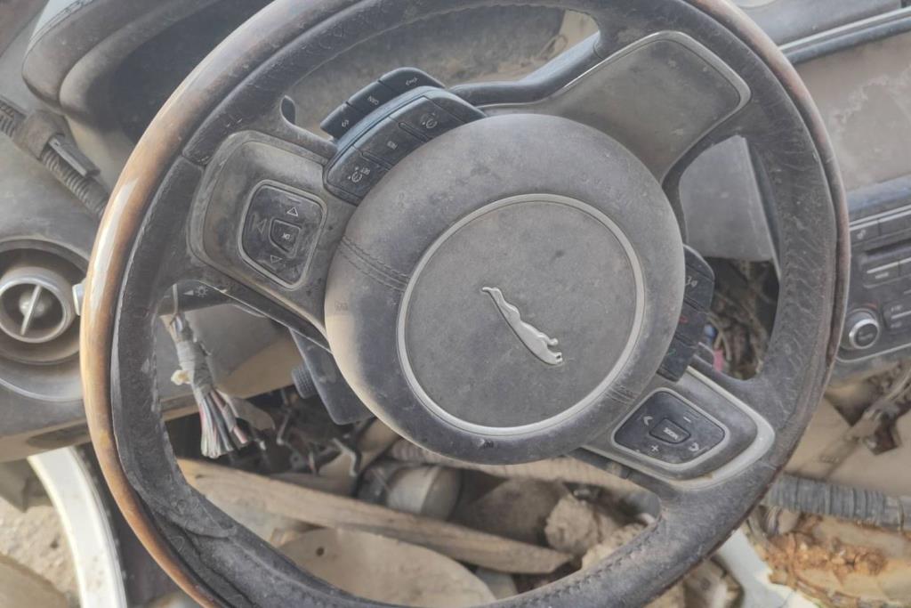 ستيرنج جاكوار f type 2013