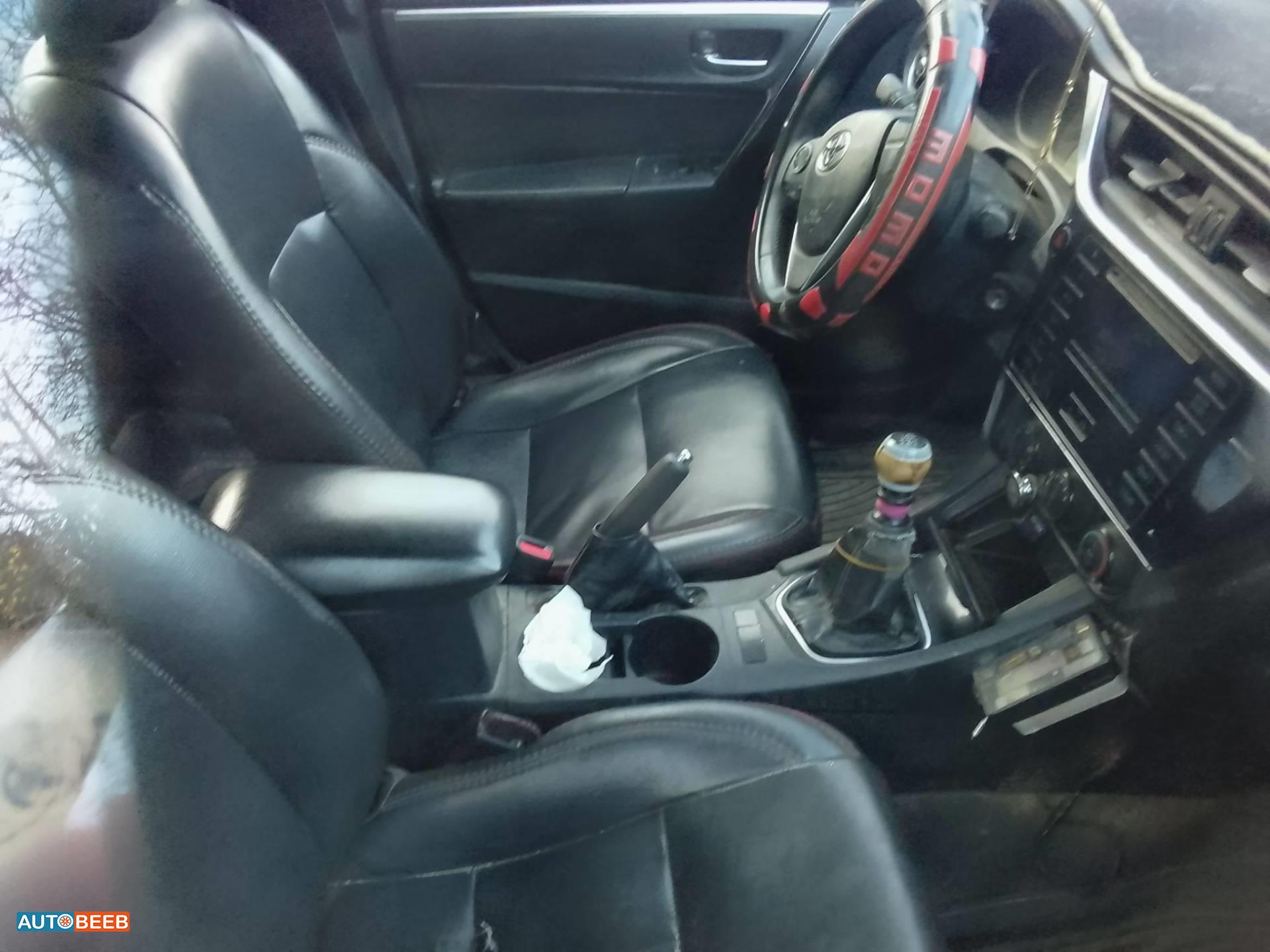 تويوتا كورولا 2018