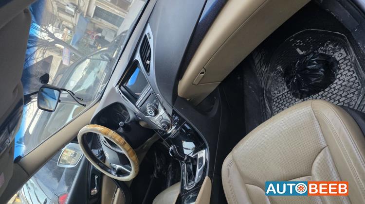 هيونداي ازيرا 2011