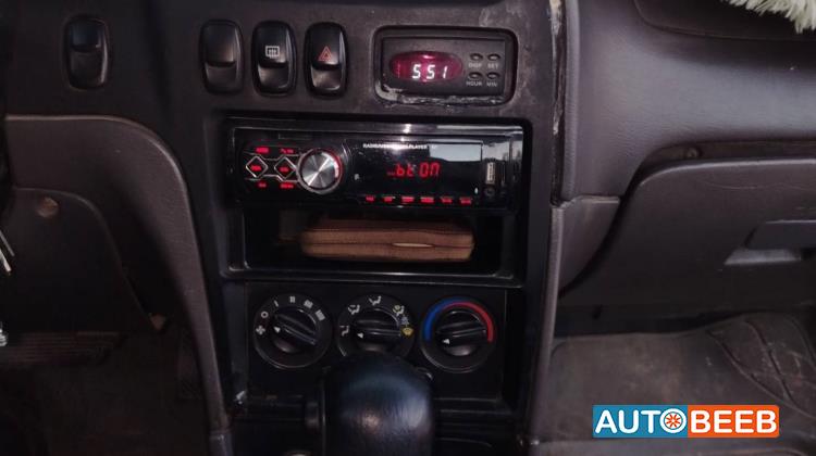 كيا سيفيا 2001