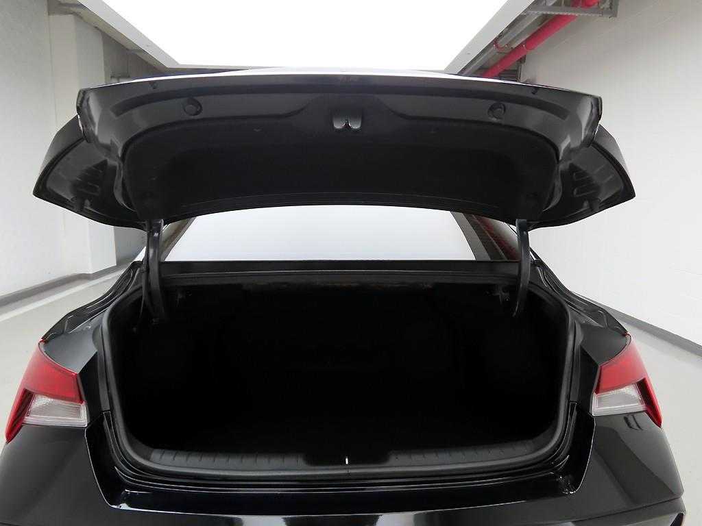 هيونداي افانتي 2023