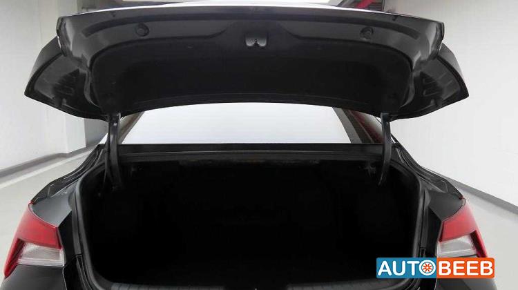 هيونداي افانتي 2023