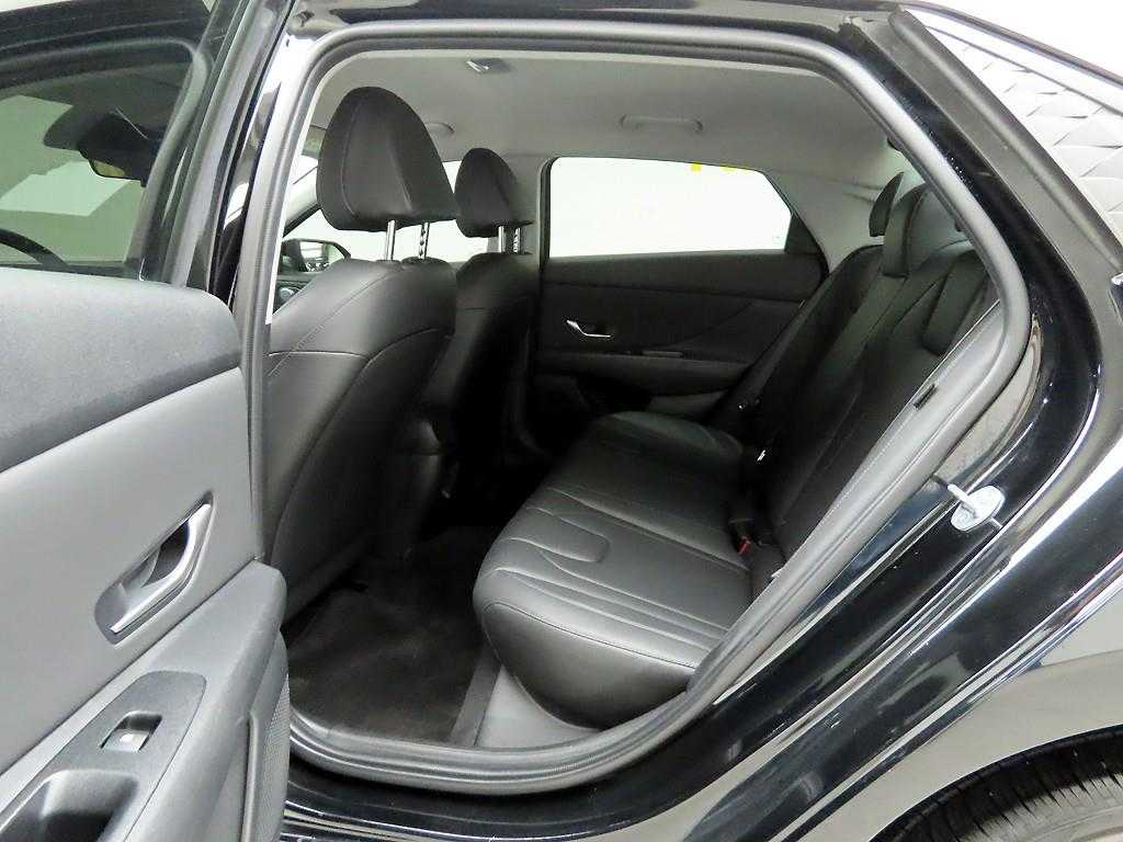 هيونداي افانتي 2023