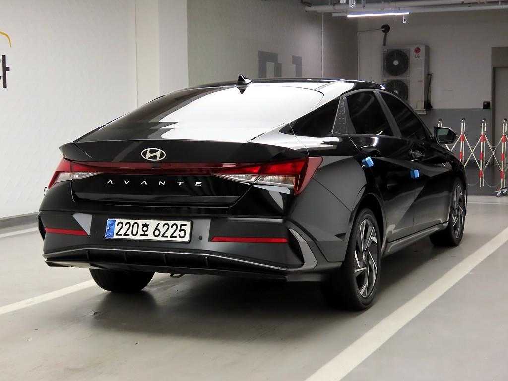 هيونداي افانتي 2023
