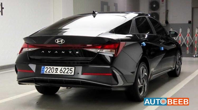 هيونداي افانتي 2023