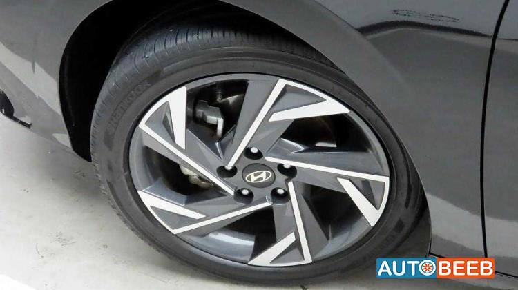 هيونداي افانتي 2023