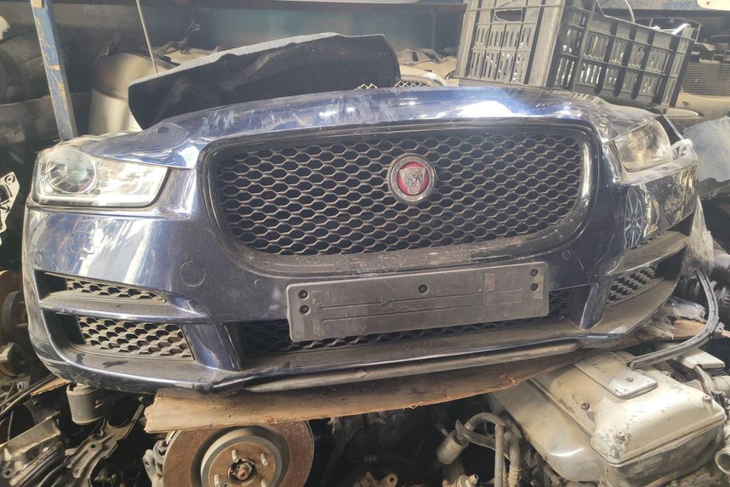 واجهة أمامية طمبون اضوية يمين شمال جاكوار xe 2017 2018