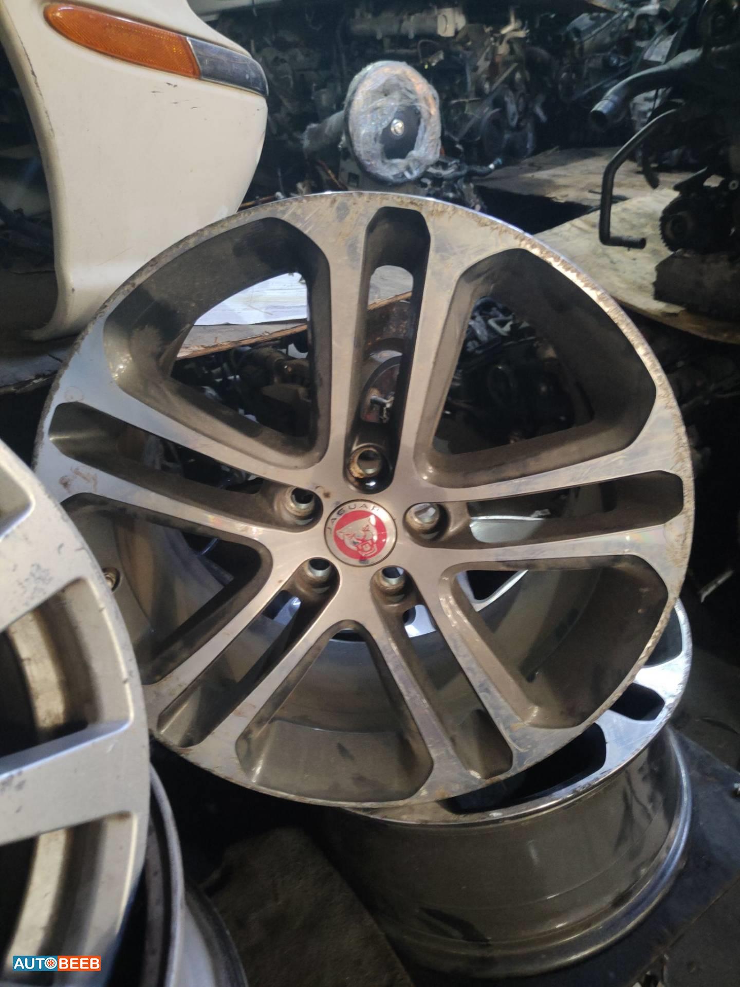 طقم جنطات جاكوار xe قياس 17 