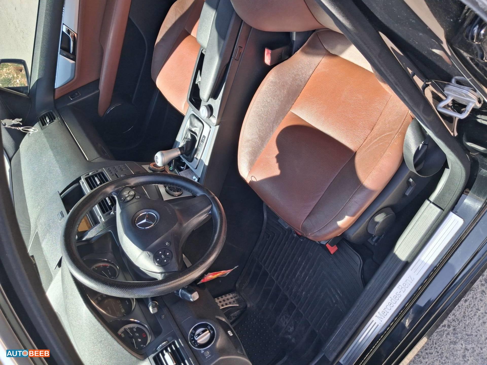 مرسيدس بنز C200 2010