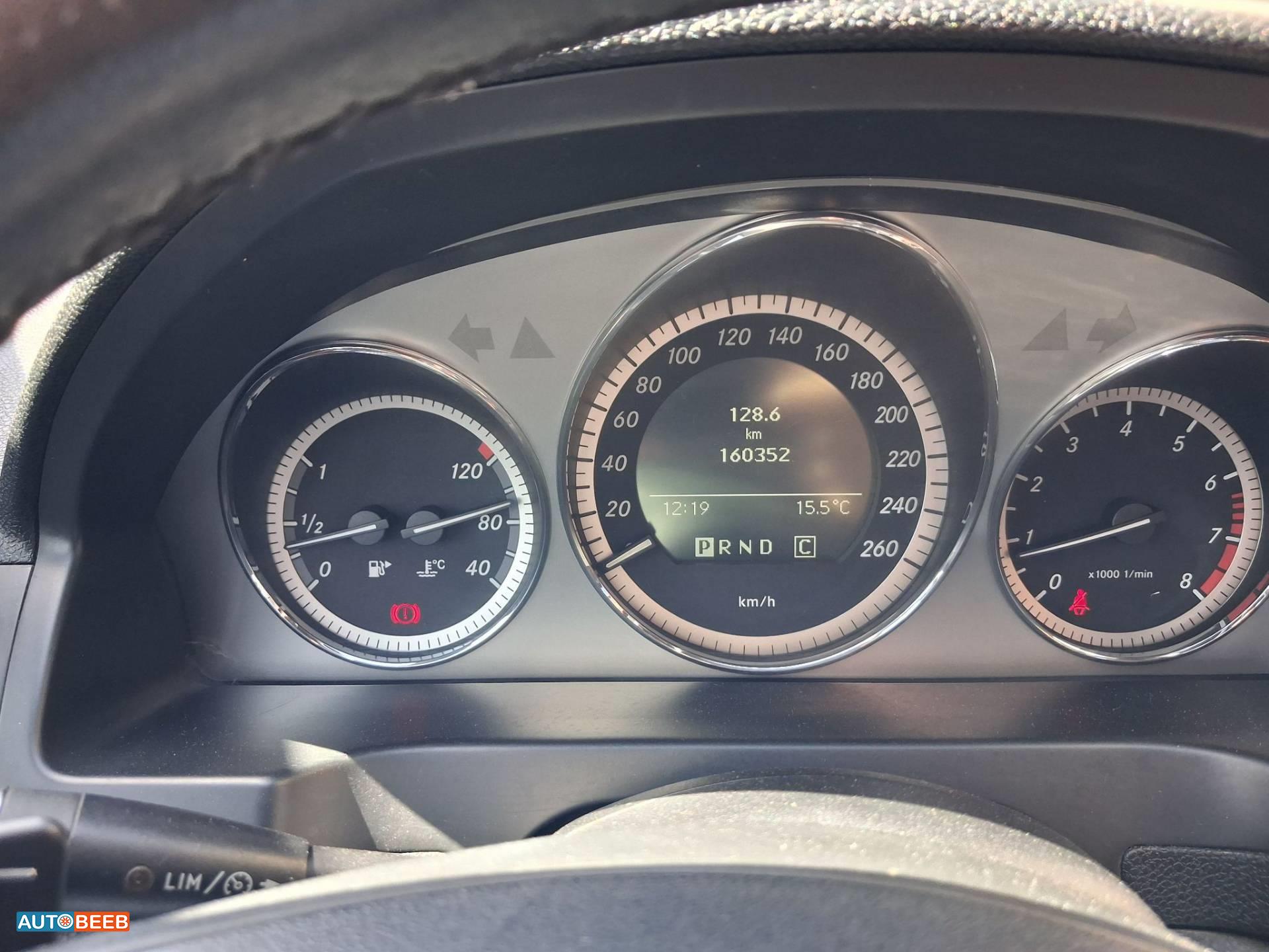 مرسيدس بنز C200 2010