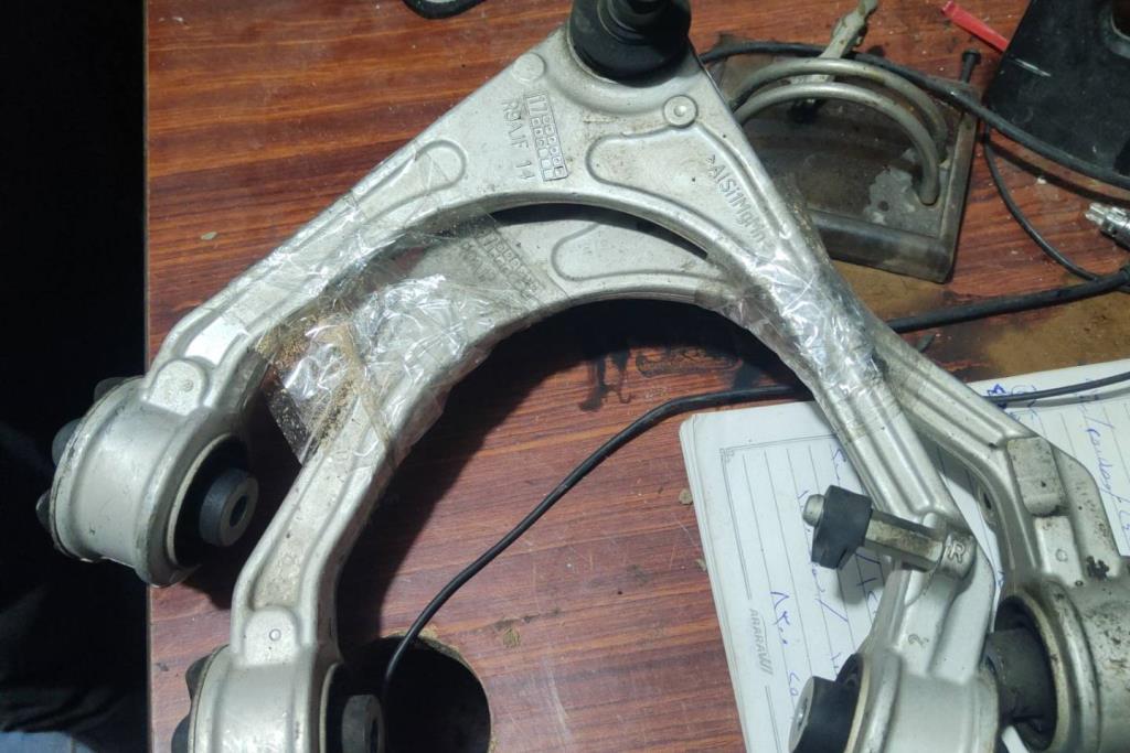 كفة عجل علوية جاكوار xf 2017