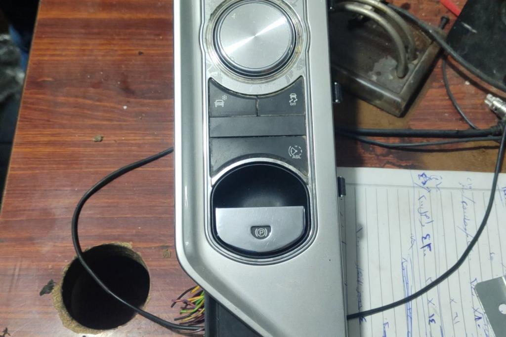 يد غيارات جاكوار xf 2015