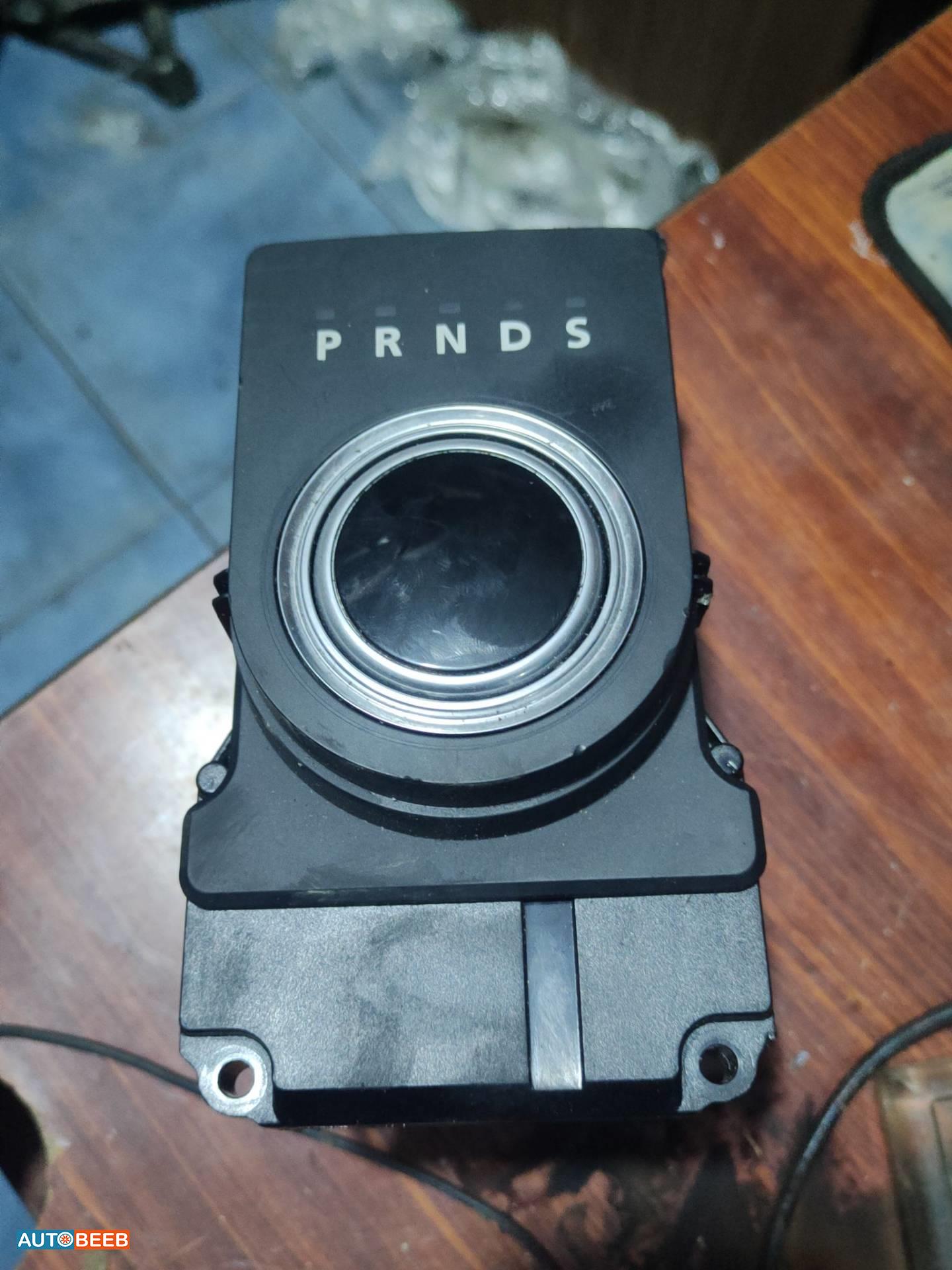 يد غيارات جاكوار xe 2017