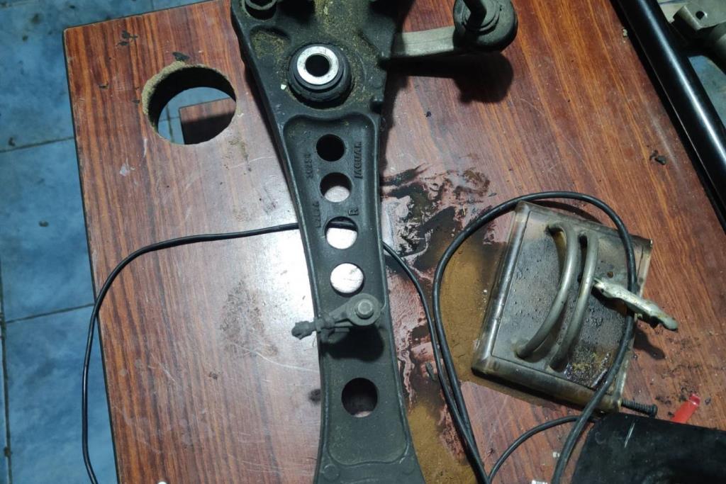  Mechanics  Jaguar XJ