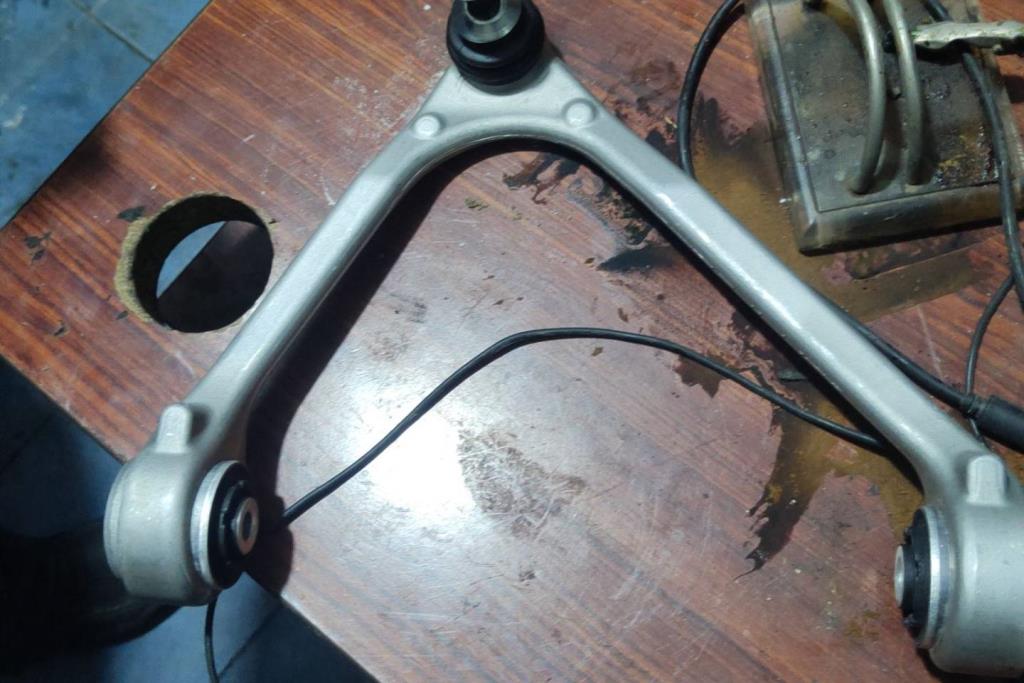 كفة امامية علوية جاكوار xf s type 2007 2008 2009 2010