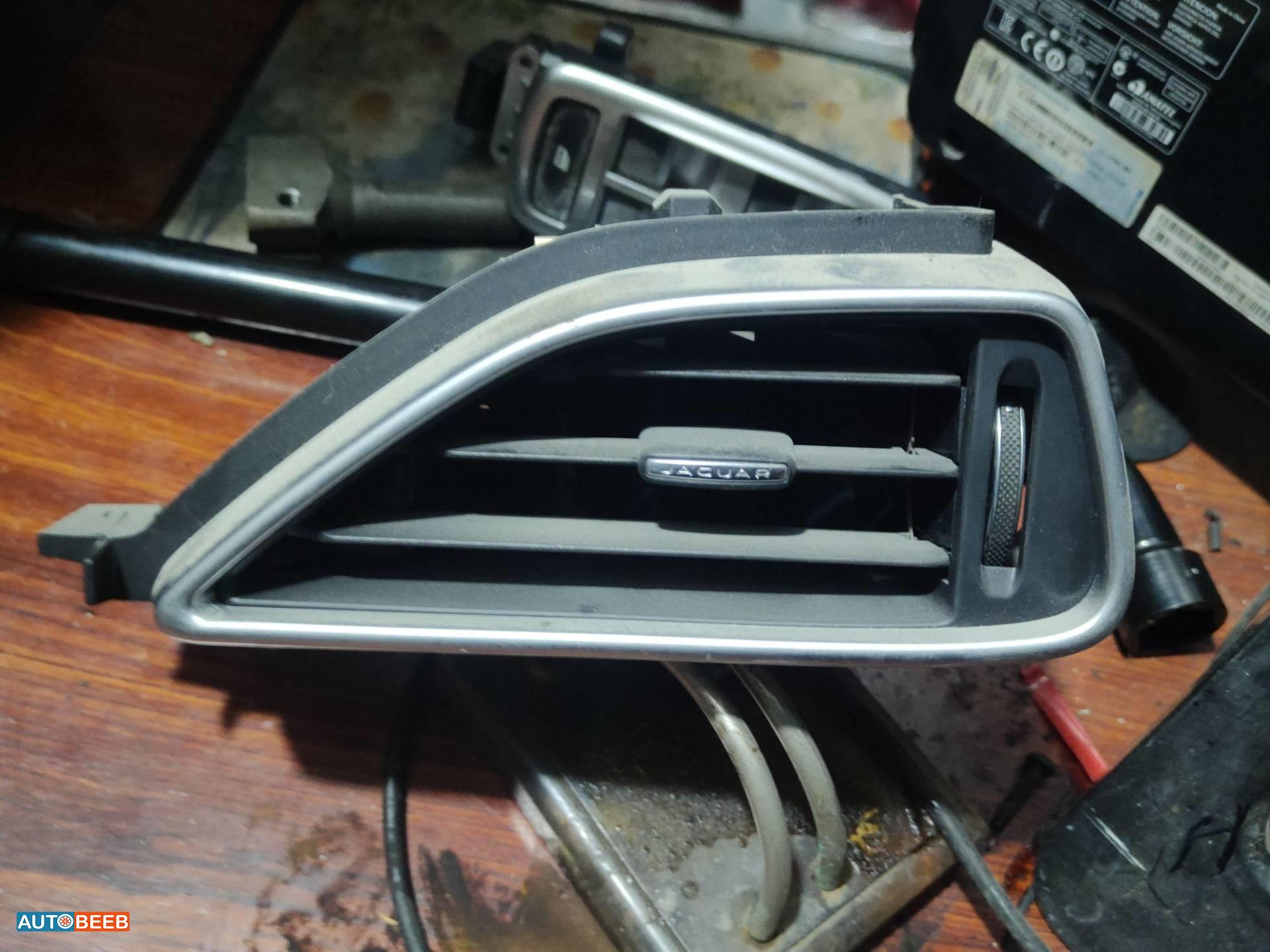 Cabin  Control buttons Jaguar XE