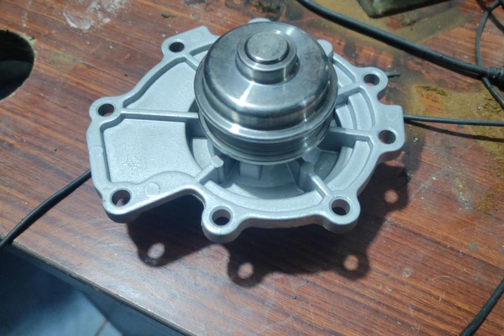 طرمبة ماء جاكوار x type 2006 2007