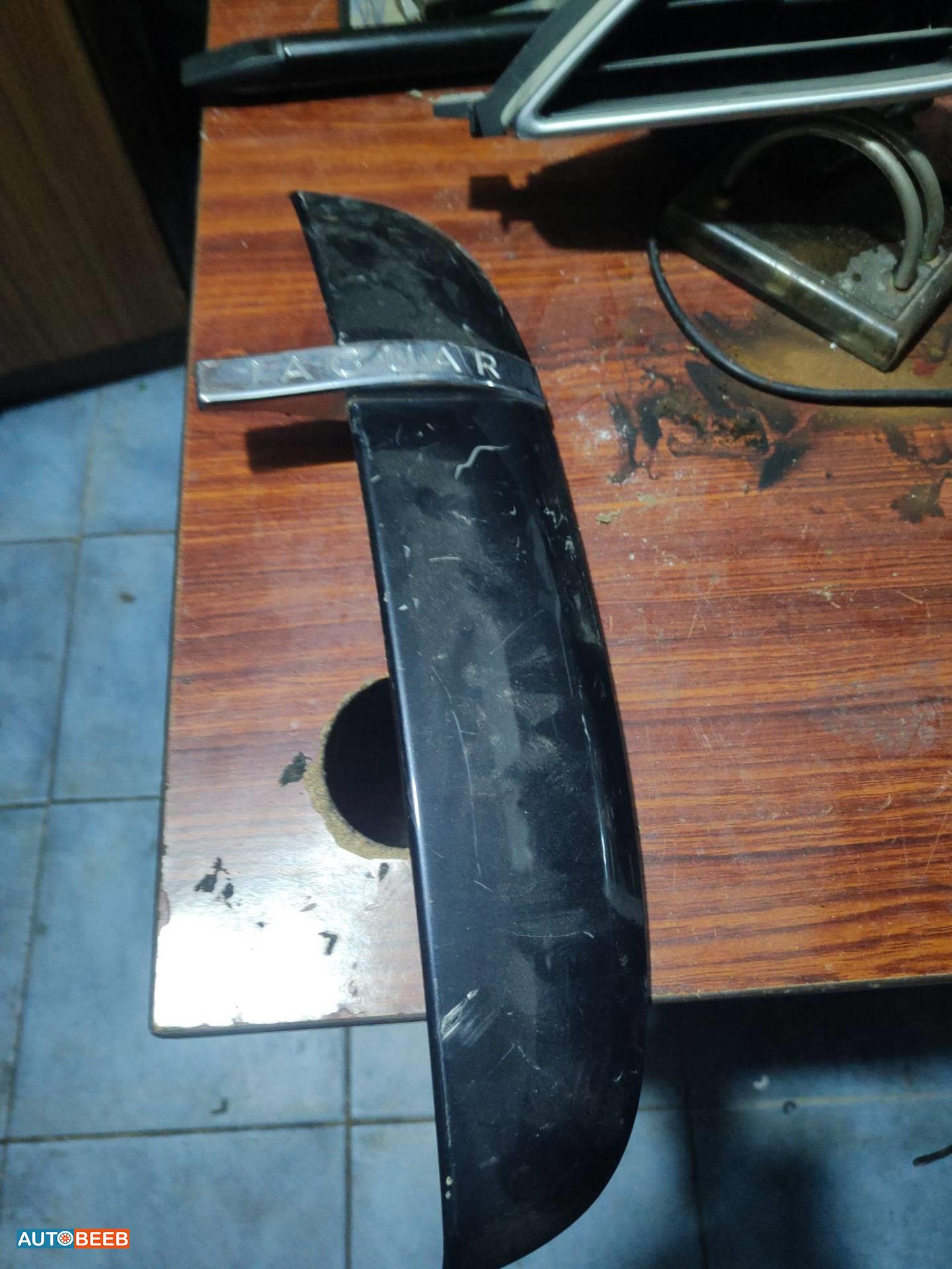 نجلة جناح جاكوار xf 2009