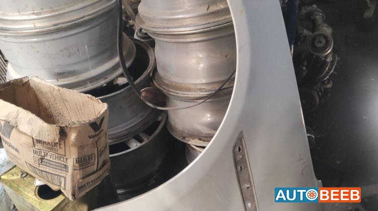 جناح أمامي شمال جاكوار xj 2015