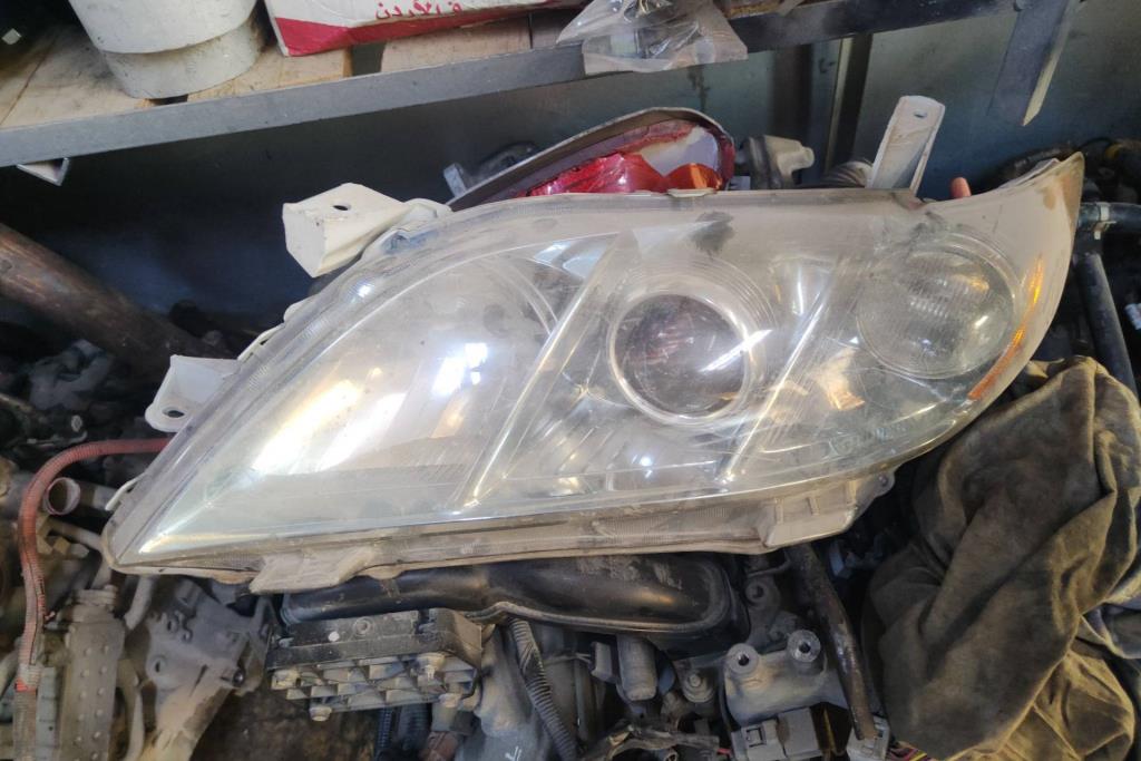 ضوء امامي يمين شمال تويوتا كامري 2009