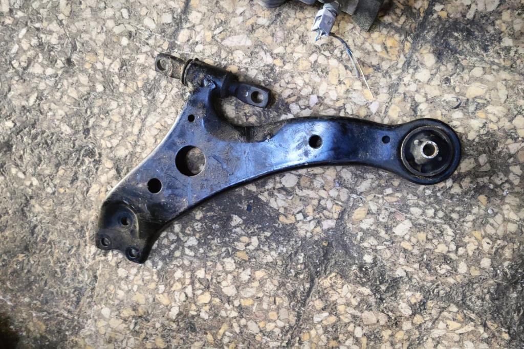 كفة عجل تويوتا كامري 2016 2017